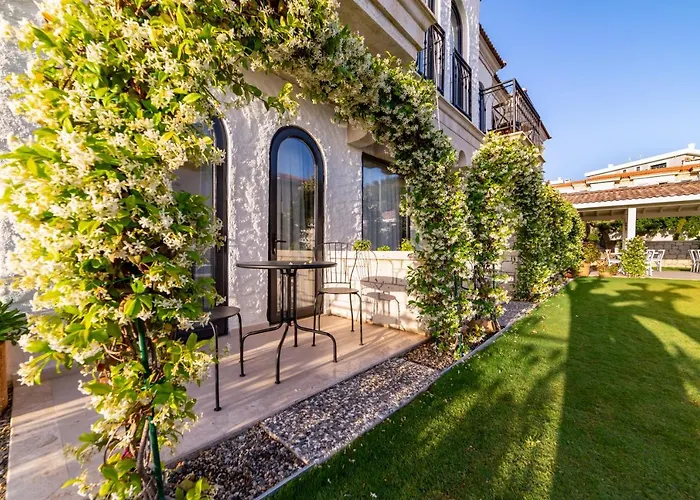 Cemal Alacati Butik Hotel